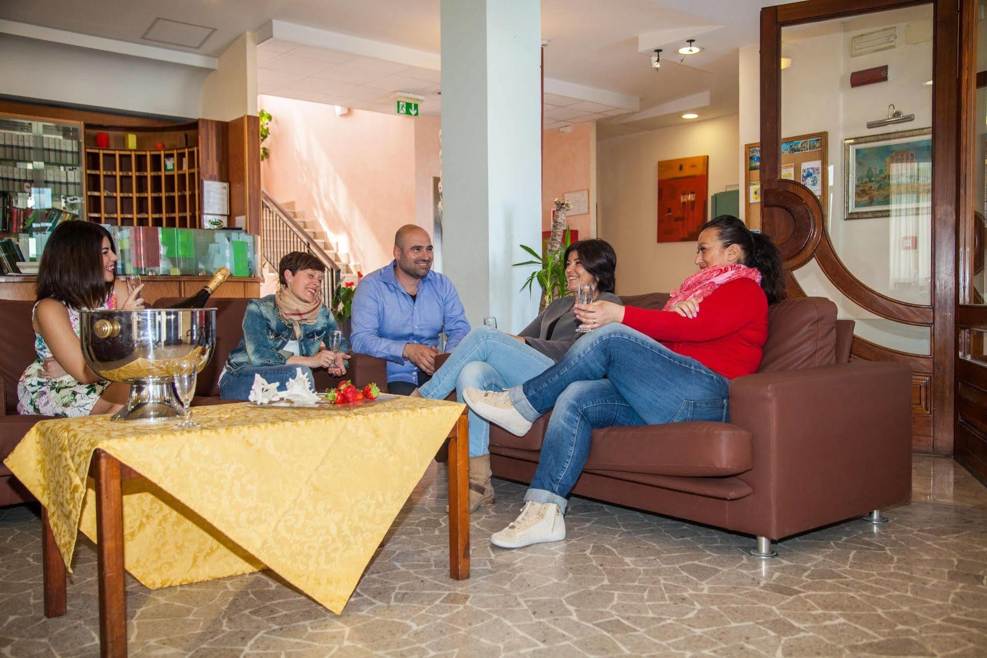 Hotel Park E Mobil Home Соттомарина Экстерьер фото